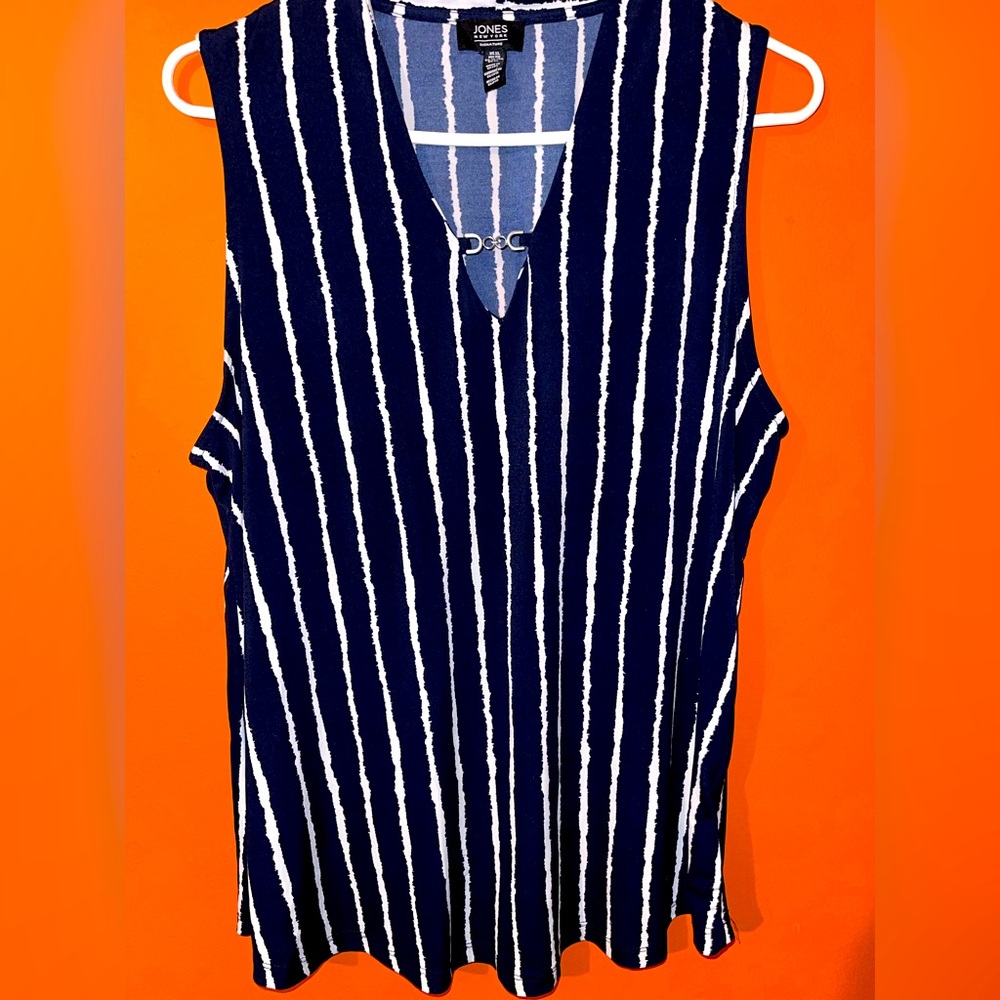 JONES NEW YOYK Signature sleeveless top